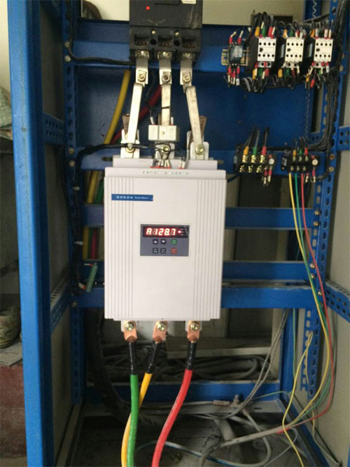 軟啟動(dòng)裝置接線實(shí)圖 軟啟動(dòng)柜接線實(shí)例 軟啟動(dòng)裝置接線實(shí)圖 軟啟動(dòng)柜接線實(shí)例